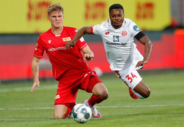 案重回公众 案重回公众