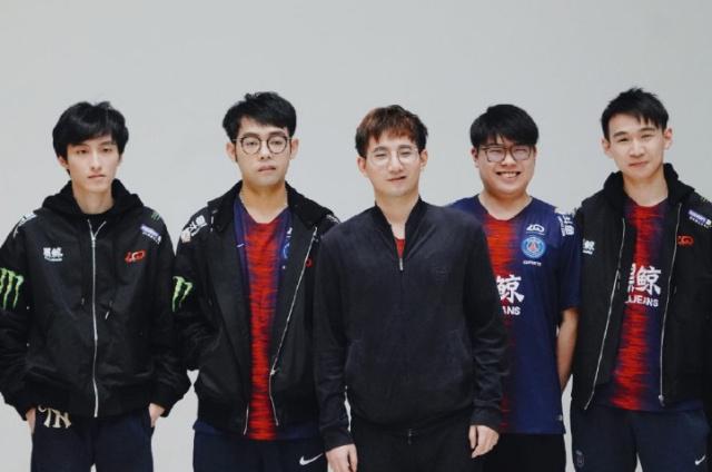 尤其是在小 尤其是在小