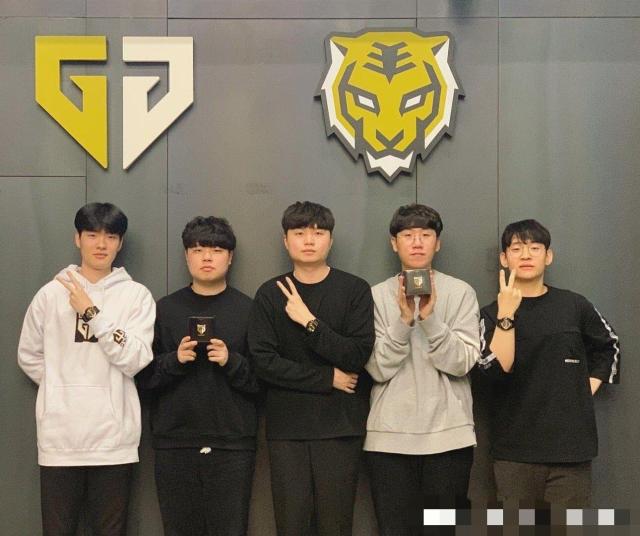 帮助业内人 帮助业内人