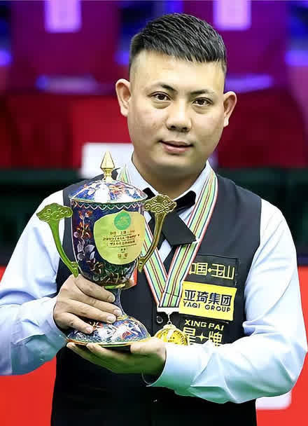 侧身接球时 侧身接球时